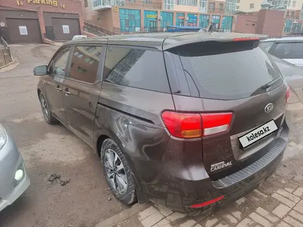 Kia Carnival 2015 года за 11 900 000 тг. в Астана – фото 3