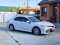 Toyota Camry 2018 года за 14 300 000 тг. в Атырау – фото 4