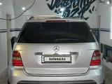 Mercedes-Benz ML 500 2007 годаүшін7 400 000 тг. в Караганда – фото 2