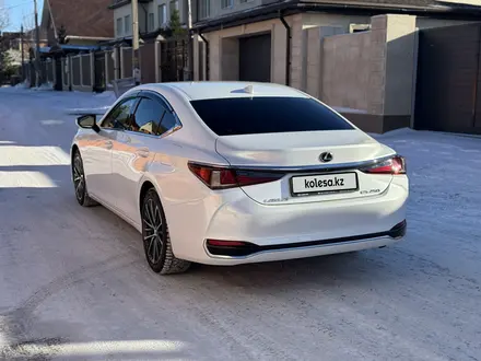 Lexus ES 250 2022 года за 22 000 000 тг. в Астана – фото 3