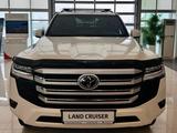 Toyota Land Cruiser Luxe 2023 года за 56 450 000 тг. в Уральск