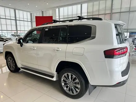 Toyota Land Cruiser Luxe 2023 года за 56 450 000 тг. в Уральск – фото 6