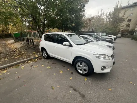 Toyota RAV4 2010 года за 8 000 000 тг. в Алматы – фото 2