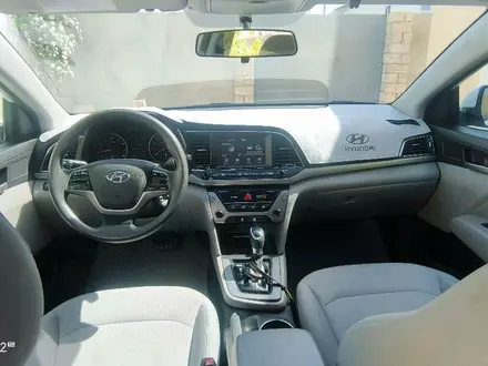 Hyundai Elantra 2017 года за 4 200 000 тг. в Актау – фото 4