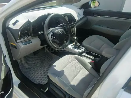 Hyundai Elantra 2017 года за 4 200 000 тг. в Актау – фото 5