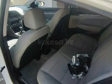 Hyundai Elantra 2017 года за 4 200 000 тг. в Актау – фото 6