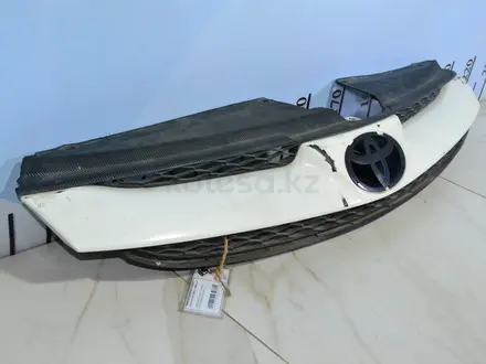Решетка радиатора Toyota Sienna за 20 000 тг. в Тараз – фото 3