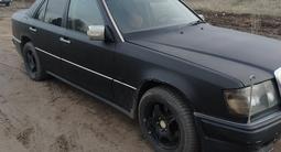 Mercedes-Benz E 300 1991 года за 2 300 000 тг. в Караганда – фото 2
