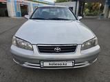 Toyota Camry 2001 года за 3 800 000 тг. в Алматы – фото 2