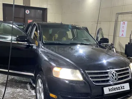 Volkswagen Touareg 2004 года за 3 200 000 тг. в Усть-Каменогорск – фото 3