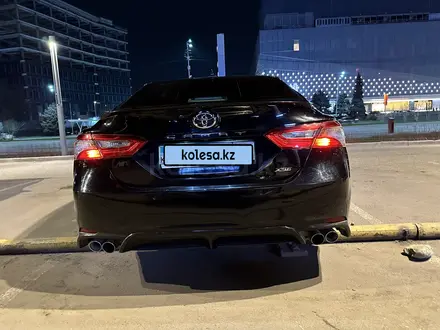 Toyota Camry 2018 года за 14 000 000 тг. в Алматы – фото 7