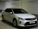 Toyota Camry 2017 года за 12 790 000 тг. в Актау – фото 2