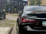 Lexus ES 250 2023 года за 25 500 000 тг. в Алматы – фото 3