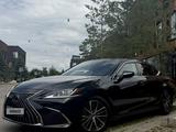 Lexus ES 250 2023 года за 25 500 000 тг. в Алматы