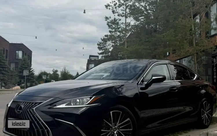 Lexus ES 250 2023 года за 25 500 000 тг. в Алматы