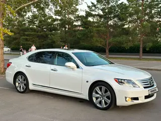 Lexus LS 600h