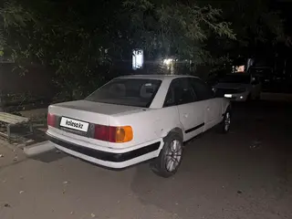 Audi 100