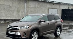 Toyota Highlander 2019 года за 18 000 000 тг. в Тараз