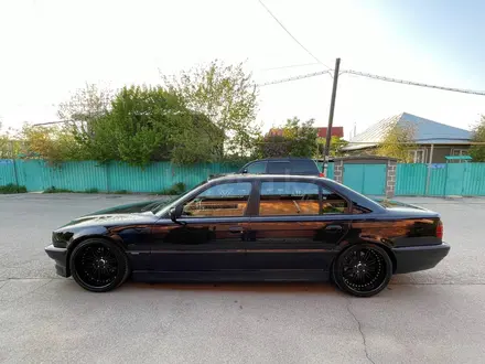 BMW 750 1999 года за 7 000 000 тг. в Алматы – фото 8