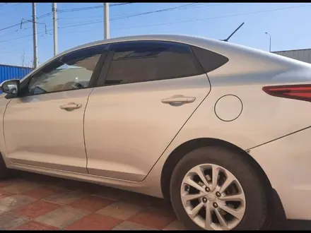 Hyundai Accent 2018 года за 6 800 000 тг. в Атырау – фото 4