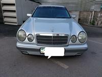 Mercedes-Benz E 240 1998 года за 2 700 000 тг. в Алматы