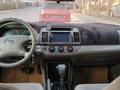 Toyota Camry 2003 года за 5 000 000 тг. в Алматы – фото 13