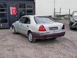 Mercedes-Benz C 200 1994 года за 750 000 тг. в Караганда – фото 4