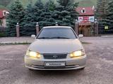 Toyota Camry 2001 годаүшін2 700 000 тг. в Тараз – фото 2