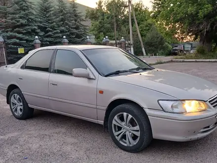 Toyota Camry 2001 года за 2 700 000 тг. в Тараз – фото 4
