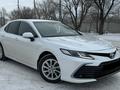 Toyota Camry 2021 года за 13 700 000 тг. в Астана – фото 2