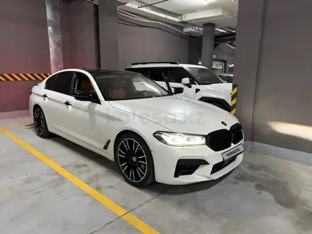 BMW 520 2021 года за 19 998 000 тг. в Алматы – фото 11