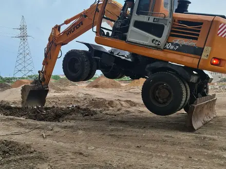 Hyundai  R140W 2005 года за 17 000 000 тг. в Астана