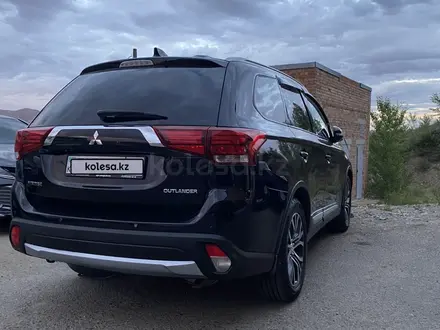 Mitsubishi Outlander 2017 года за 11 100 000 тг. в Усть-Каменогорск – фото 3