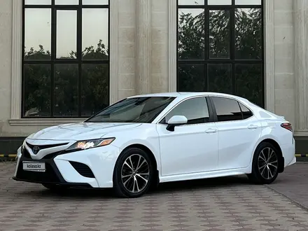 Toyota Camry 2018 года за 10 800 000 тг. в Шымкент – фото 2