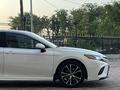 Toyota Camry 2018 года за 10 800 000 тг. в Шымкент – фото 3