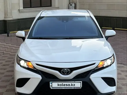 Toyota Camry 2018 года за 10 800 000 тг. в Шымкент