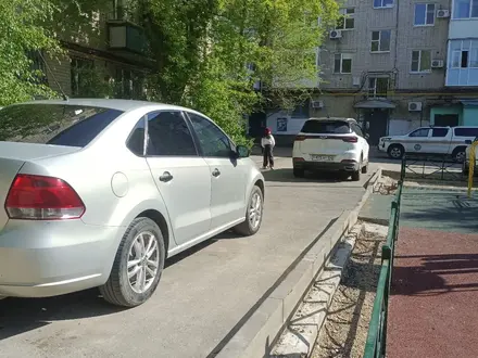 Volkswagen Polo 2010 года за 3 500 000 тг. в Актобе – фото 5