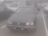 Volkswagen Golf 1996 года за 800 000 тг. в Астана – фото 4