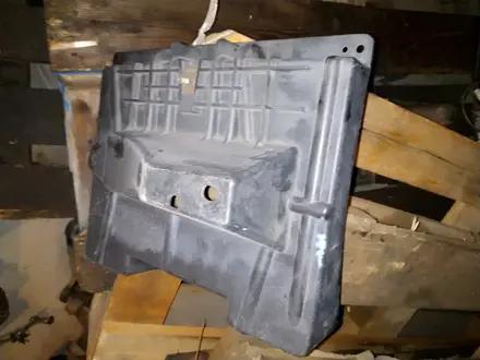 Подставка площадка под Аккумулятор кожух пластик вокруг руля Jeep Ford за 10 000 тг. в Алматы – фото 3