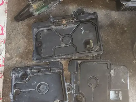 Подставка площадка под Аккумулятор кожух пластик вокруг руля Jeep Ford за 10 000 тг. в Алматы – фото 5