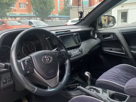 Toyota RAV4 2019 года за 10 920 000 тг. в Актобе – фото 5