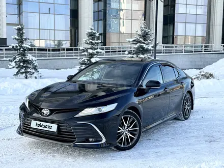 Toyota Camry 2021 года за 18 300 000 тг. в Алматы