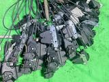 W204 W212 w218 замок багажника Мерседес за 10 000 тг. в Алматы