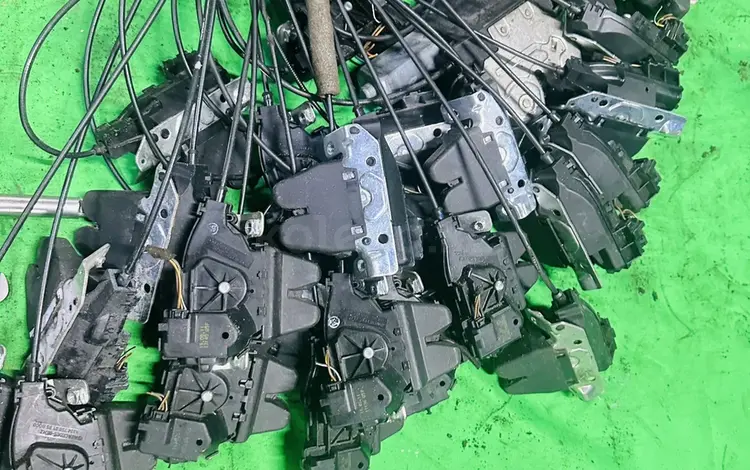 W204 W212 w218 замок багажника Мерседес за 10 000 тг. в Алматы