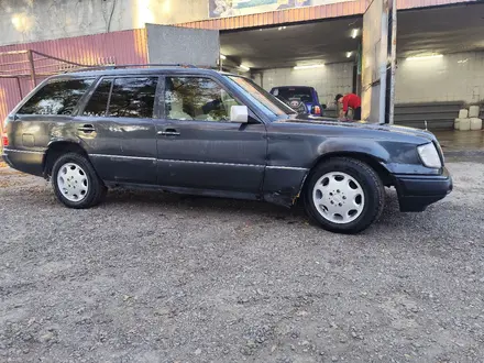 Mercedes-Benz E 230 1992 года за 1 670 000 тг. в Талдыкорган – фото 2