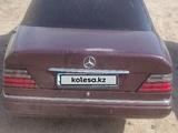 Mercedes-Benz E 220 1994 года за 1 400 000 тг. в Жезказган – фото 2