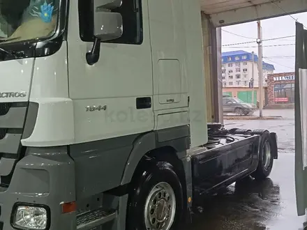 Mercedes-Benz  Actros 2011 года за 20 000 000 тг. в Атырау – фото 3