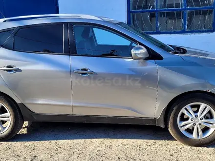 Hyundai Tucson 2013 года за 7 500 000 тг. в Атырау – фото 2