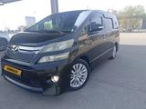 Toyota Vellfire 2012 годаfor11 500 000 тг. в Шымкент