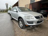 Volkswagen Touareg 2008 года за 7 100 000 тг. в Алматы